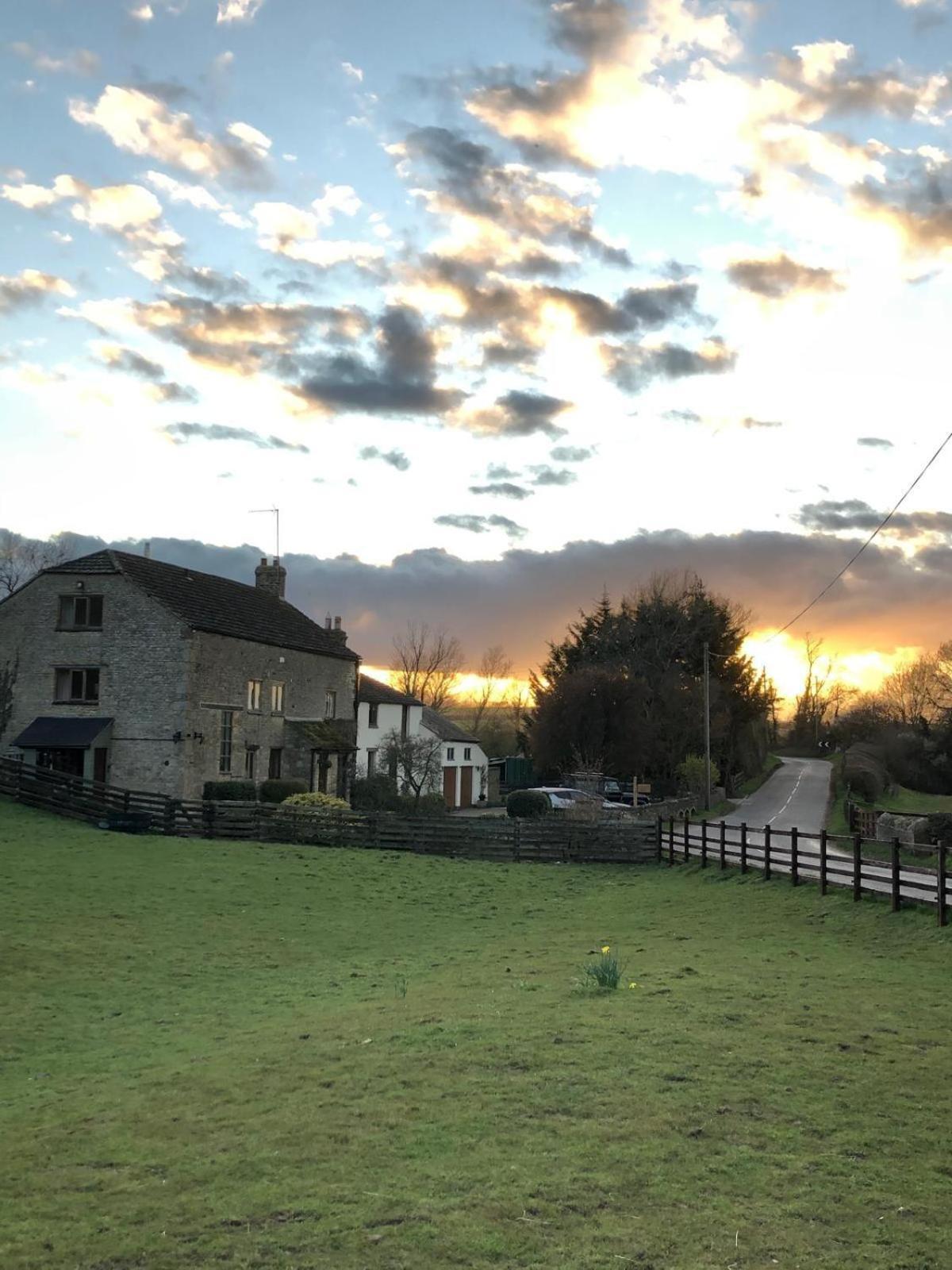 Astwell Mill Bed and Breakfast Helmdon Exteriör bild
